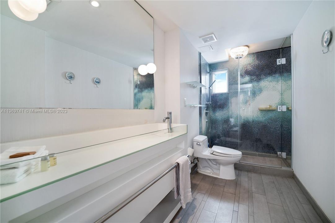 待售: $905,000 (2 贝兹, 2 浴室, 1088 平方英尺)