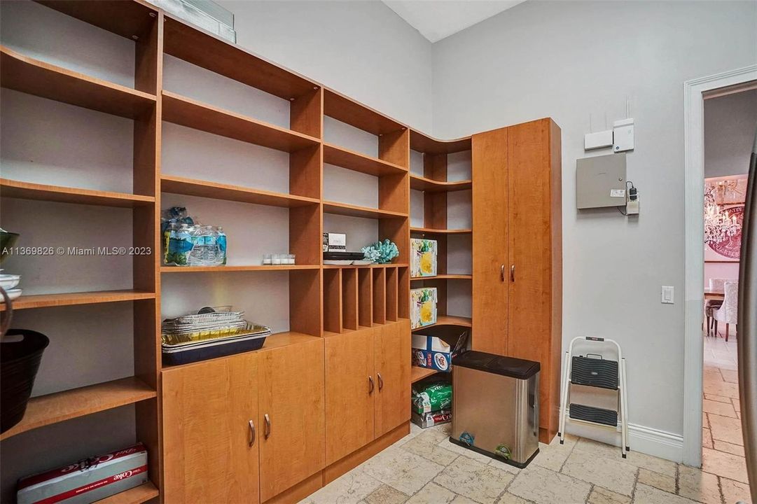 Недавно арендовано: $30,000 (6 спален, 7 ванн, 9269 Квадратных фут)