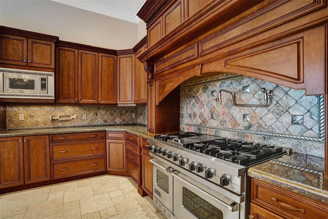 Недавно арендовано: $30,000 (6 спален, 7 ванн, 9269 Квадратных фут)