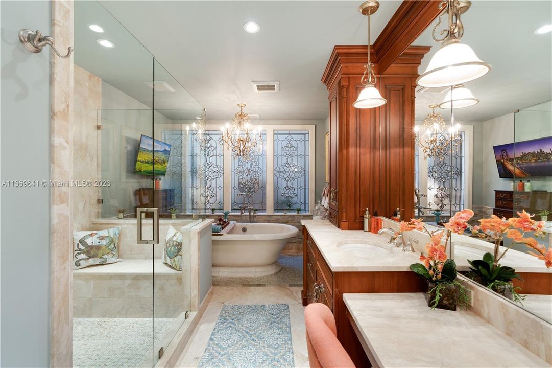 Vendido Recientemente: $1,845,000 (4 camas, 4 baños, 4591 Pies cuadrados)