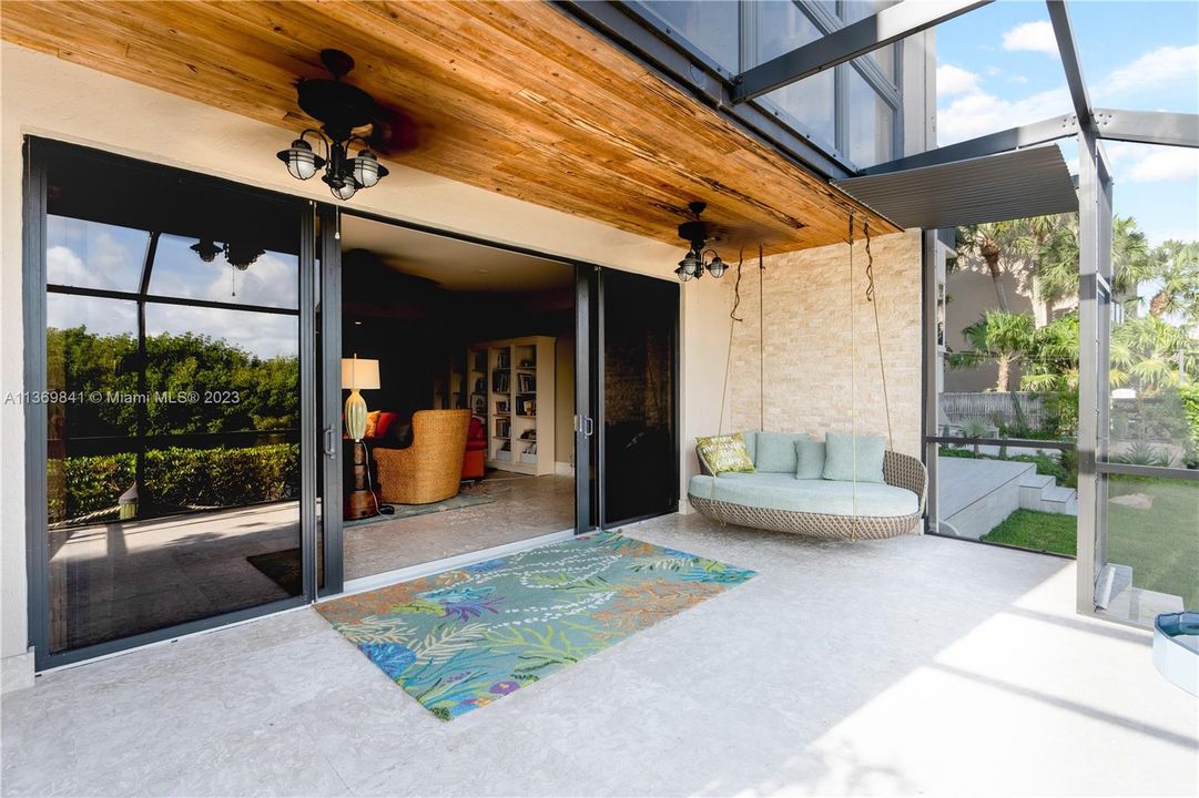 Vendido Recientemente: $1,845,000 (4 camas, 4 baños, 4591 Pies cuadrados)