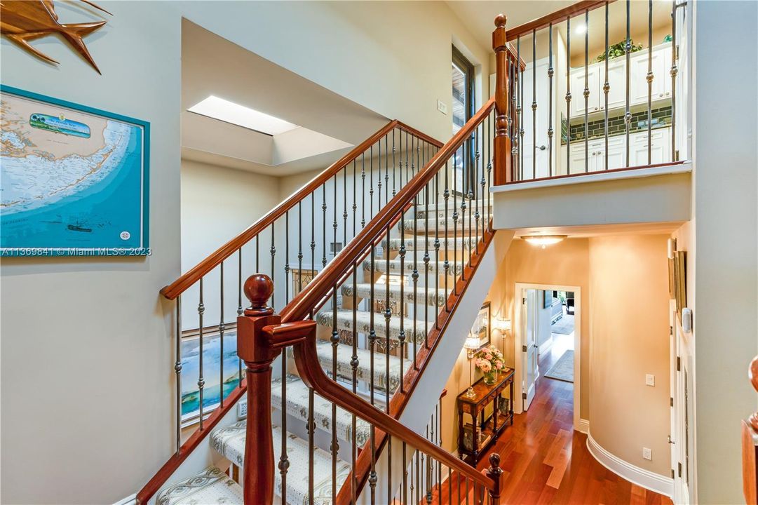 Vendido Recientemente: $1,845,000 (4 camas, 4 baños, 4591 Pies cuadrados)