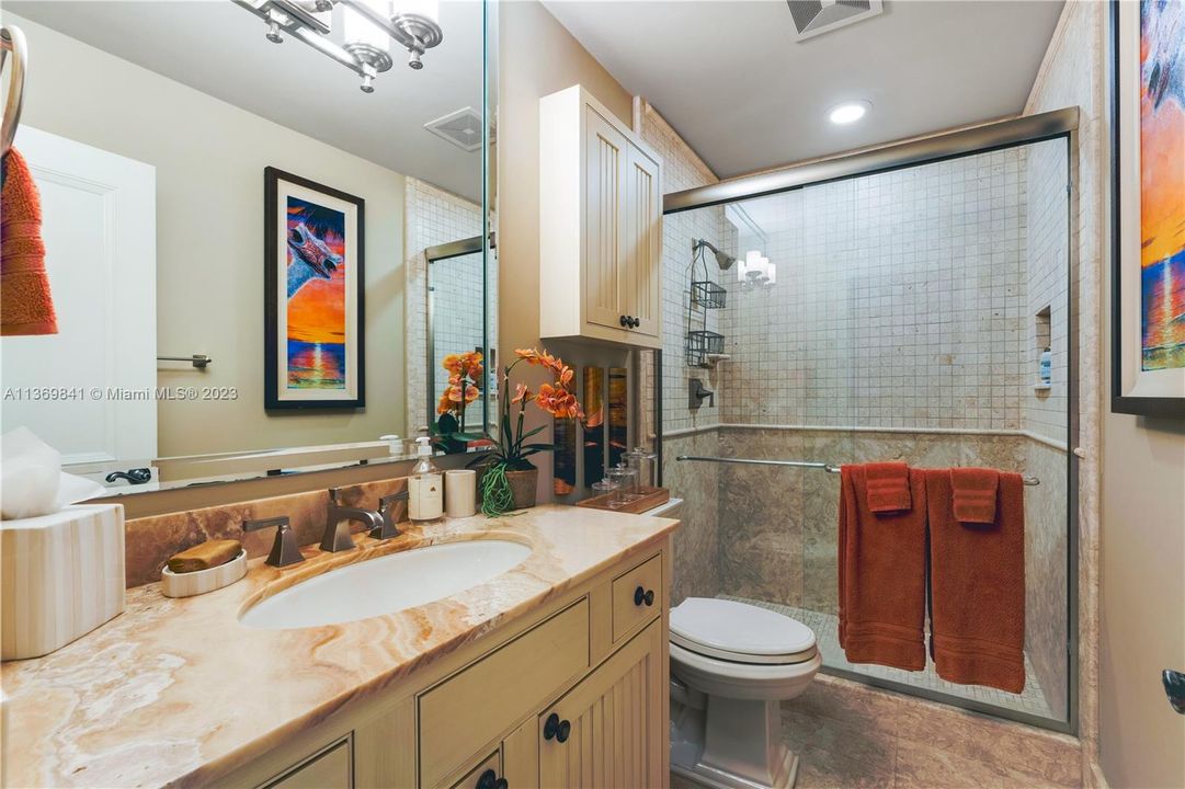 Vendido Recientemente: $1,845,000 (4 camas, 4 baños, 4591 Pies cuadrados)