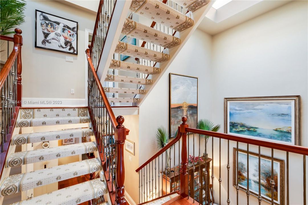 Vendido Recientemente: $1,845,000 (4 camas, 4 baños, 4591 Pies cuadrados)