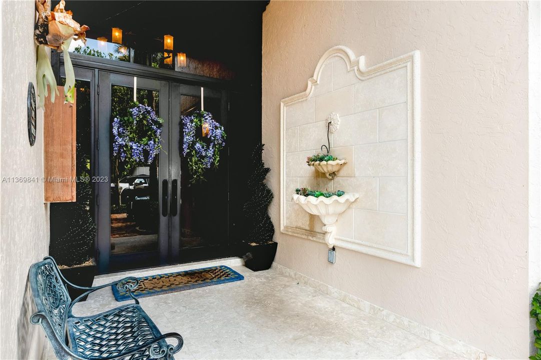 Vendido Recientemente: $1,845,000 (4 camas, 4 baños, 4591 Pies cuadrados)