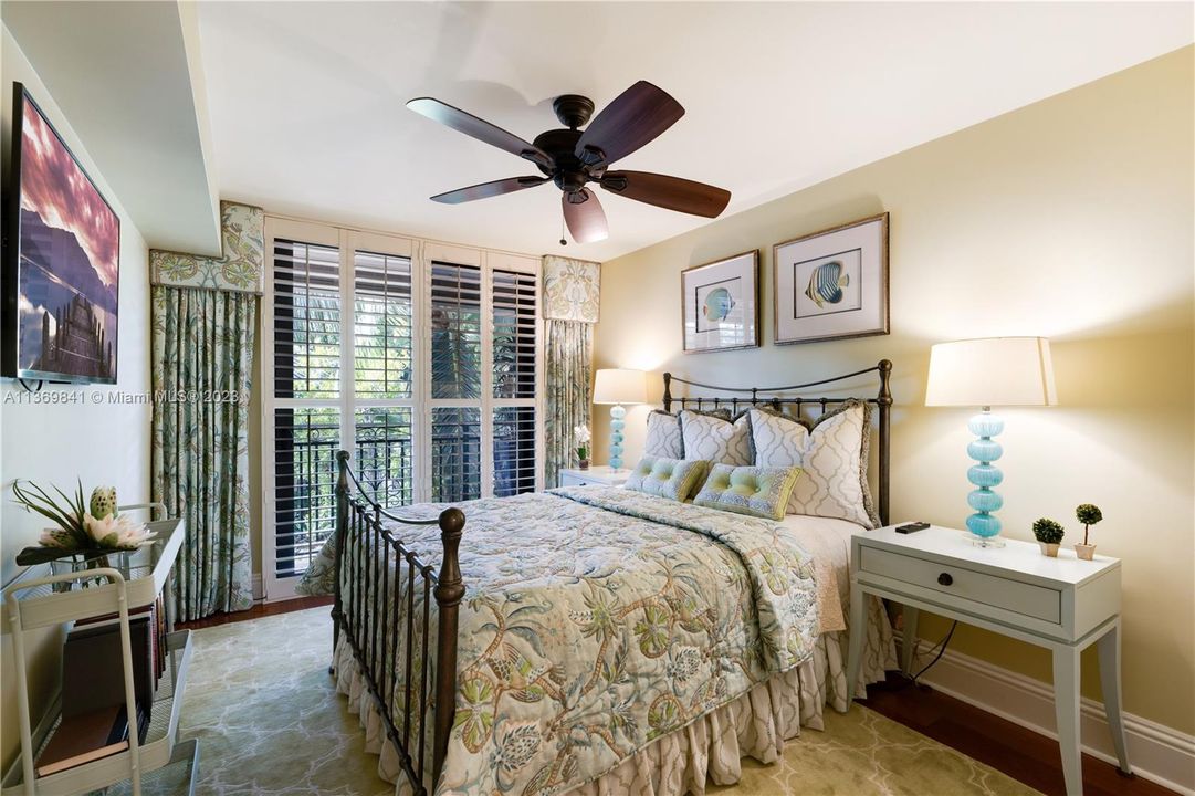 Vendido Recientemente: $1,845,000 (4 camas, 4 baños, 4591 Pies cuadrados)