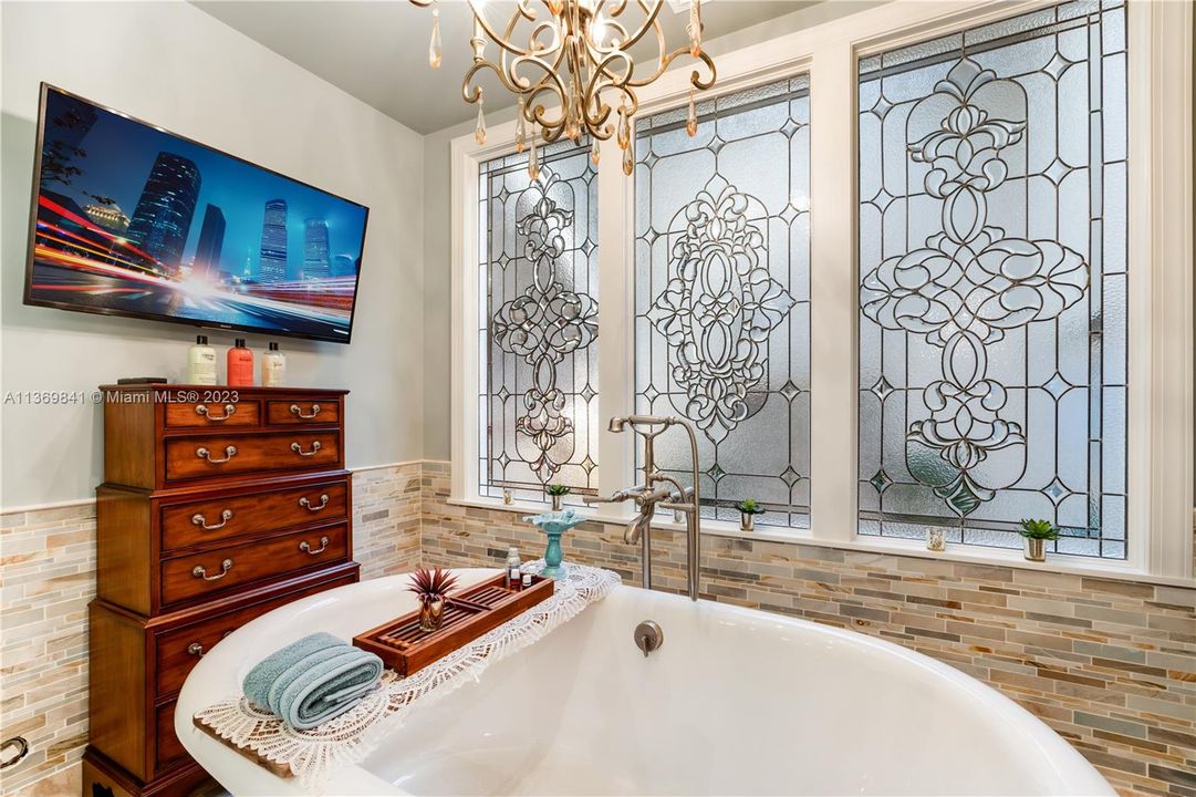 Vendido Recientemente: $1,845,000 (4 camas, 4 baños, 4591 Pies cuadrados)