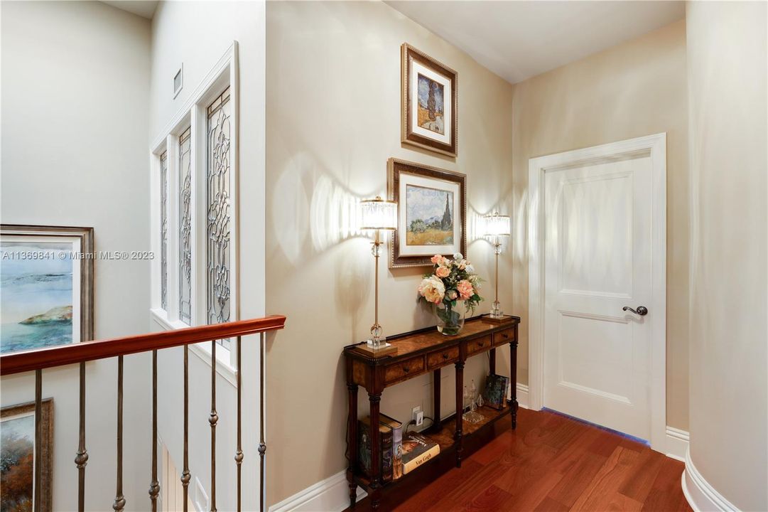 Vendido Recientemente: $1,845,000 (4 camas, 4 baños, 4591 Pies cuadrados)