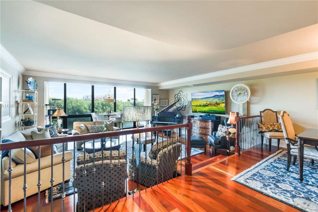 Vendido Recientemente: $1,845,000 (4 camas, 4 baños, 4591 Pies cuadrados)