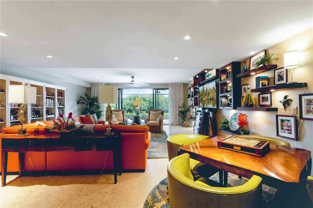 Vendido Recientemente: $1,845,000 (4 camas, 4 baños, 4591 Pies cuadrados)