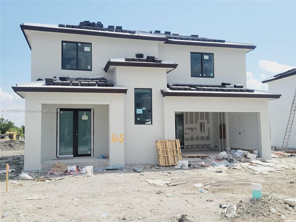 Recently Sold: $1,065,000 (4 beds, 3 baths, 2466 Square Feet)