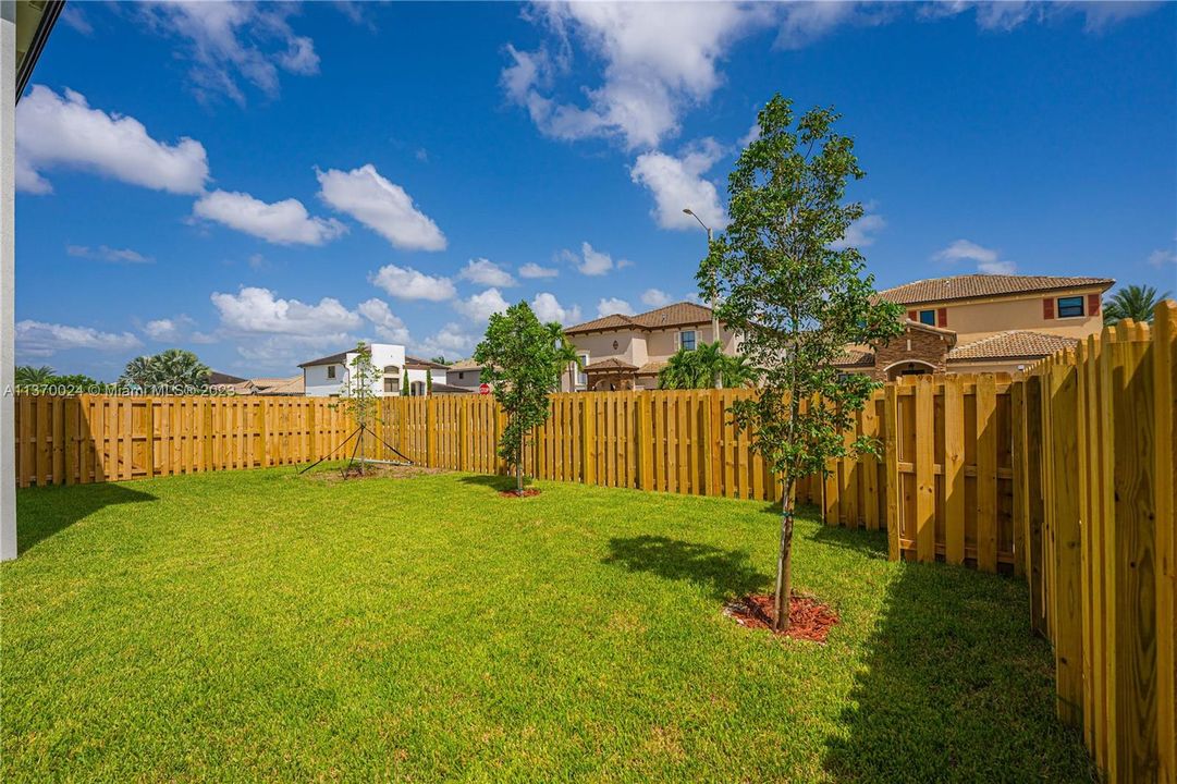 Recently Sold: $1,065,000 (4 beds, 3 baths, 2466 Square Feet)