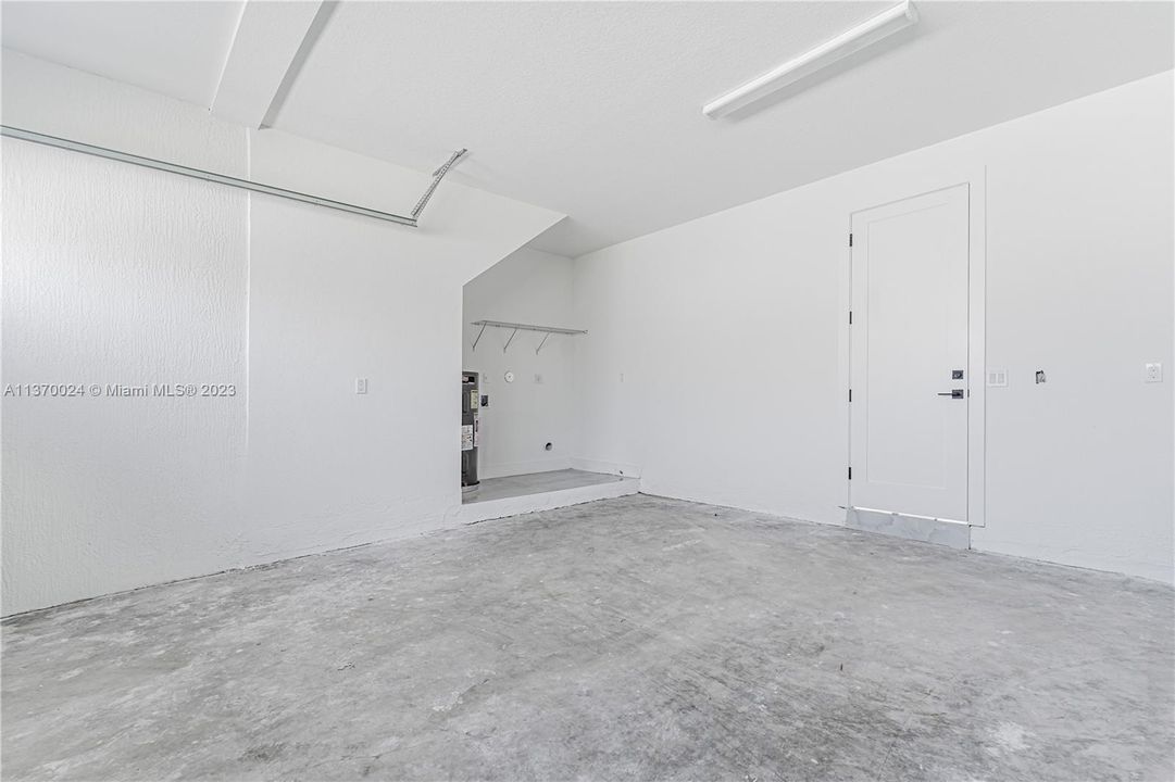 Recently Sold: $1,065,000 (4 beds, 3 baths, 2466 Square Feet)