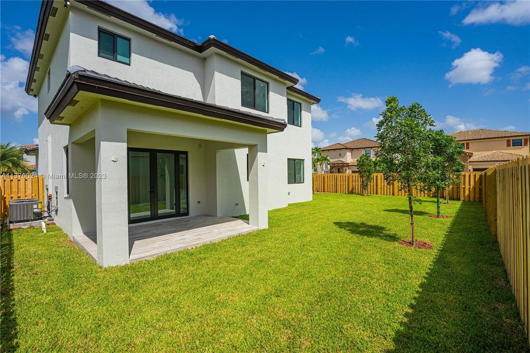 Recently Sold: $1,065,000 (4 beds, 3 baths, 2466 Square Feet)