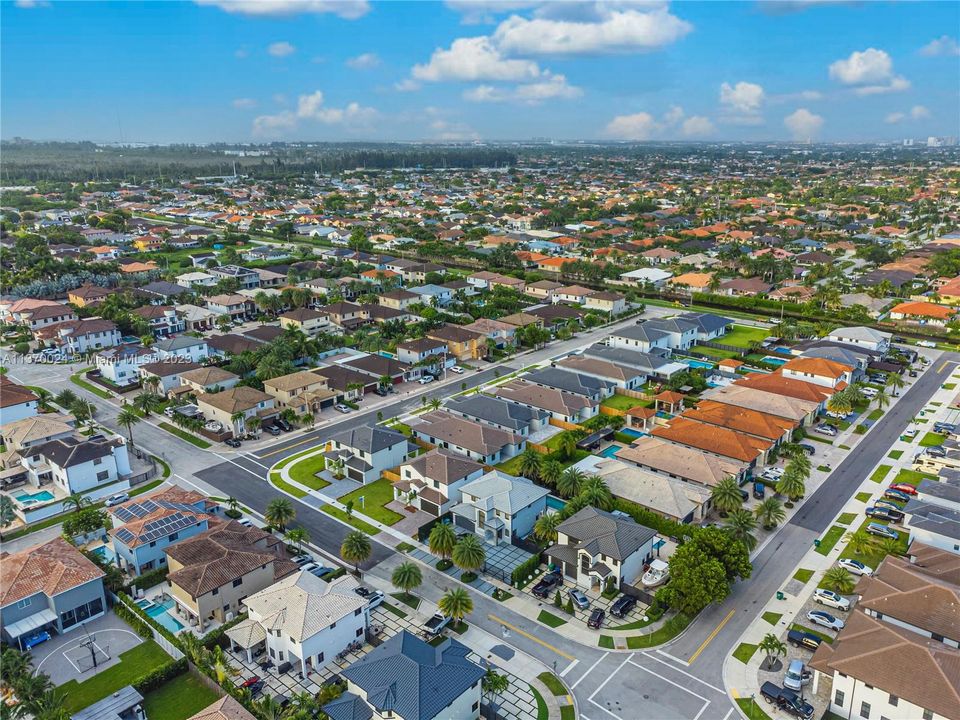 Recently Sold: $1,065,000 (4 beds, 3 baths, 2466 Square Feet)