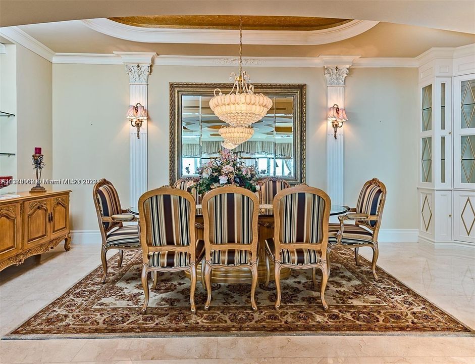 Recently Sold: $8,000,000 (4 beds, 6 baths, 5690 Square Feet)