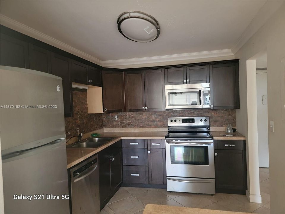 Recently Sold: $229,000 (1 beds, 1 baths, 780 Square Feet)