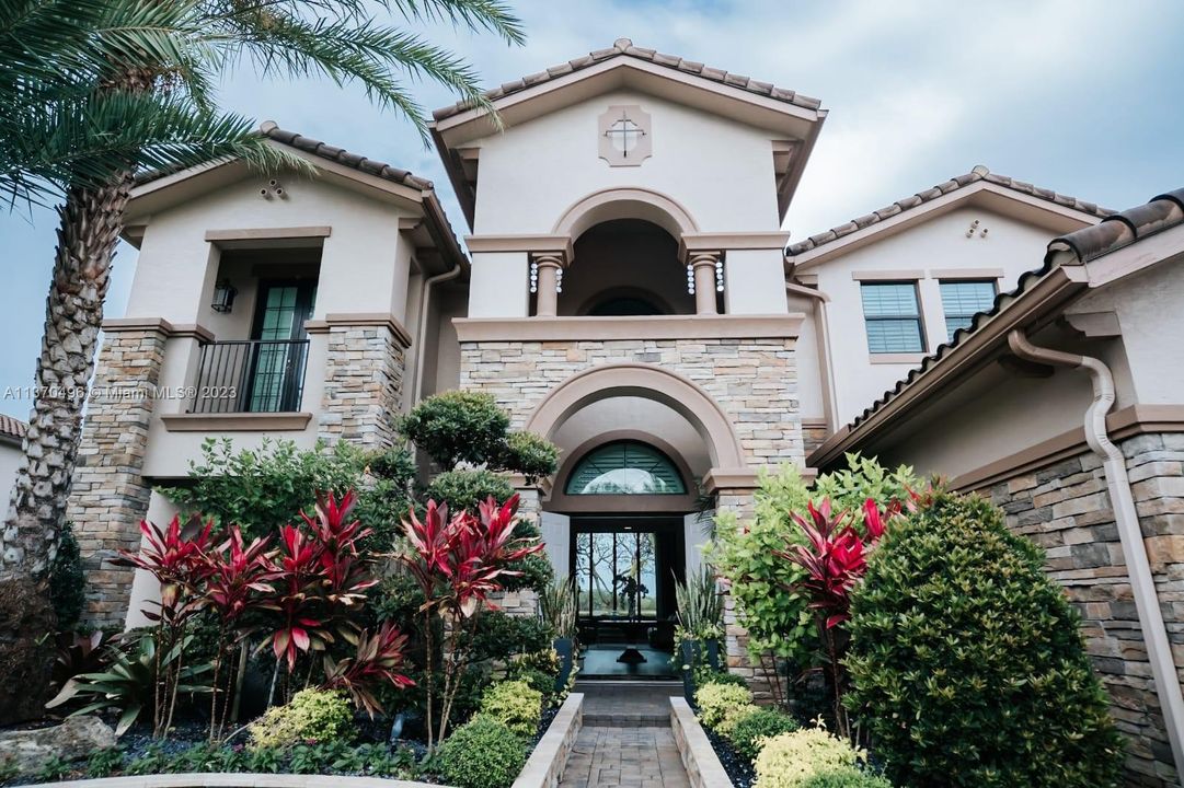 Recently Sold: $2,450,000 (5 beds, 5 baths, 4835 Square Feet)