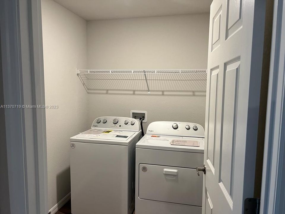 Recently Rented: $2,100 (4 beds, 2 baths, 1517 Square Feet)