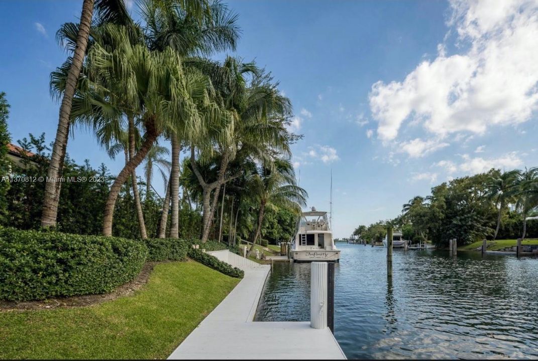 Recently Sold: $15,500,000 (6 beds, 8 baths, 10416 Square Feet)