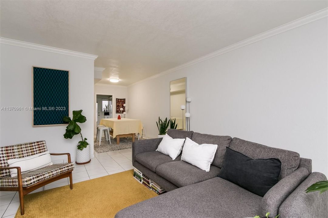 最近租的: $2,200 (1 贝兹, 1 浴室, 741 平方英尺)