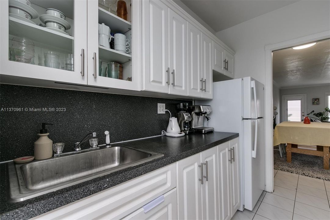 最近租的: $2,200 (1 贝兹, 1 浴室, 741 平方英尺)