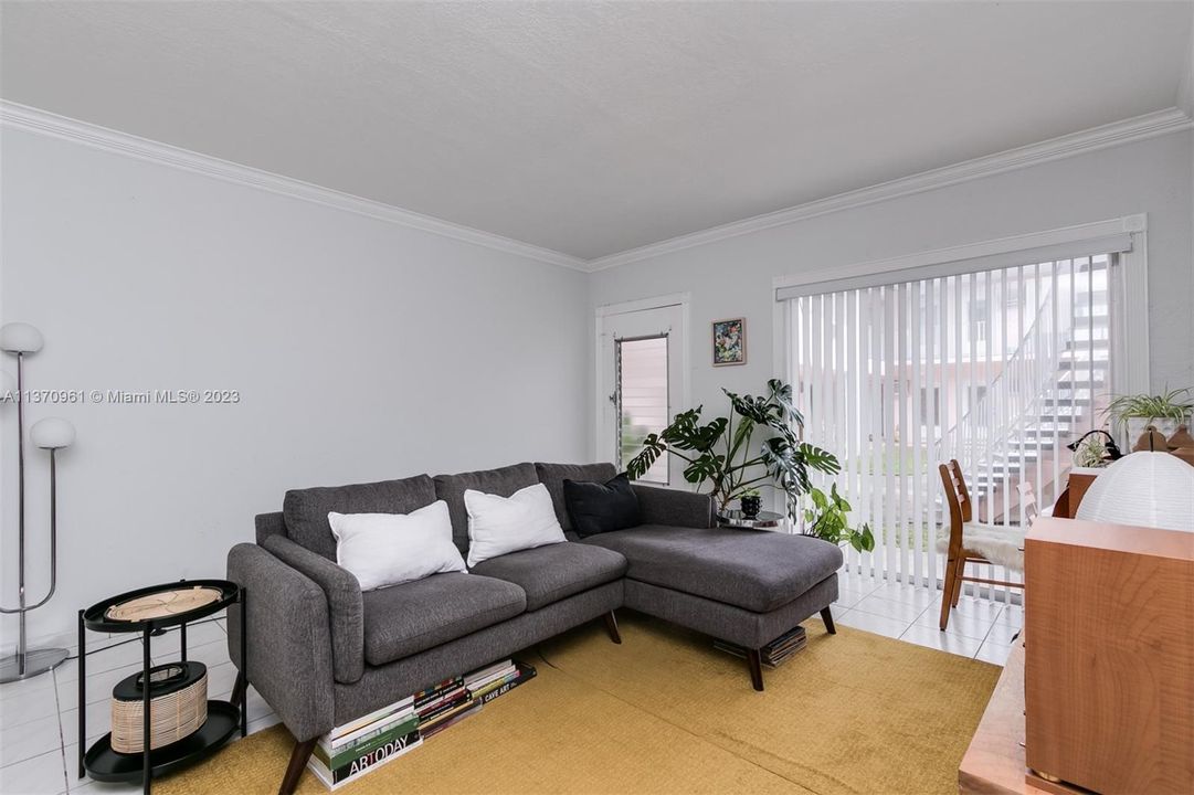 最近租的: $2,200 (1 贝兹, 1 浴室, 741 平方英尺)