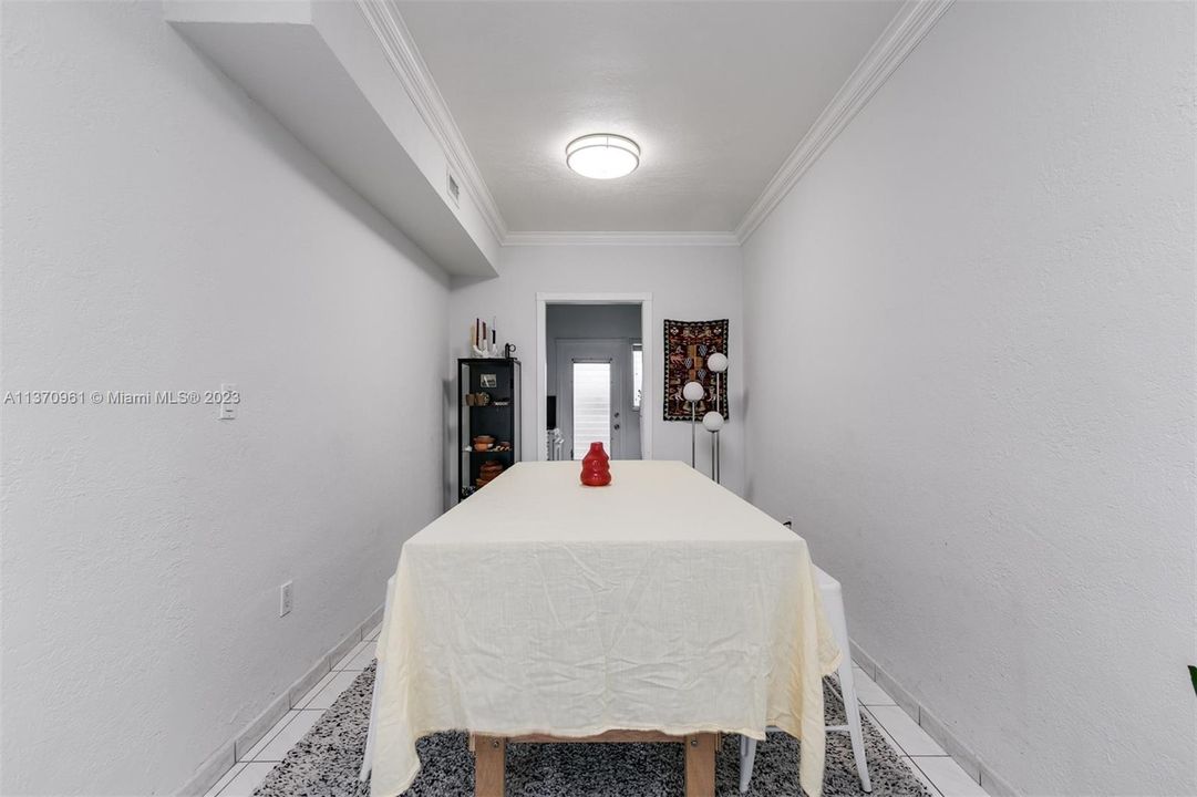 最近租的: $2,200 (1 贝兹, 1 浴室, 741 平方英尺)