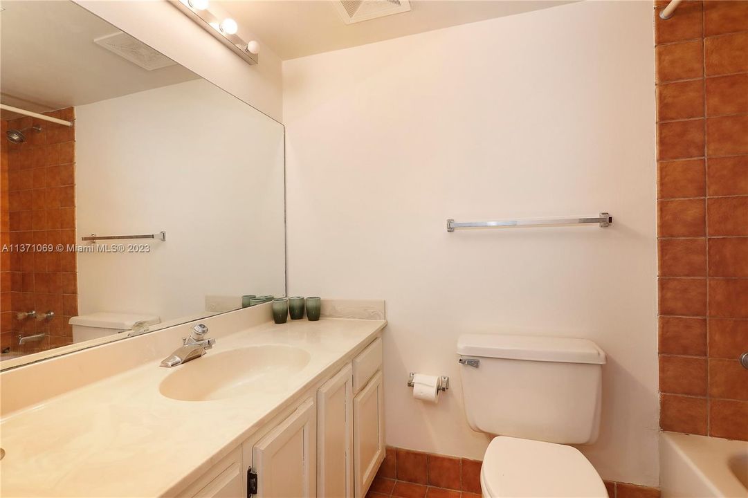 2nd bathroom