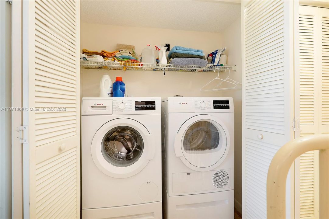 Washer & Dryer on 2nd floor