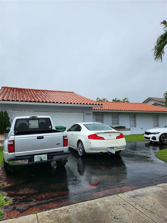 Recently Sold: $719,000 (4 beds, 3 baths, 2326 Square Feet)