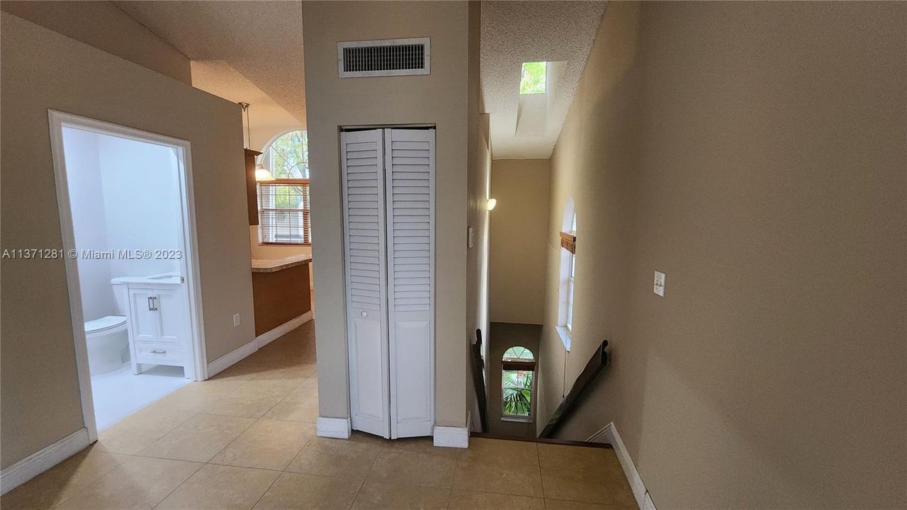 Recently Rented: $1,950 (1 beds, 1 baths, 770 Square Feet)