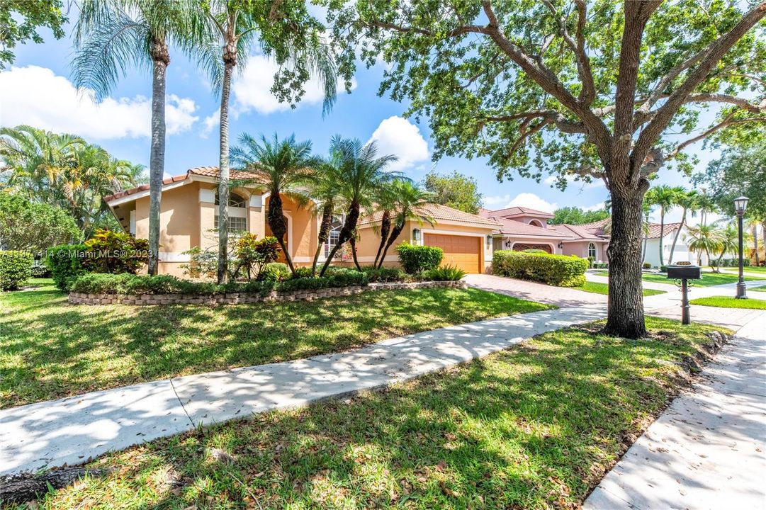 Recently Sold: $1,150,000 (3 beds, 3 baths, 2331 Square Feet)