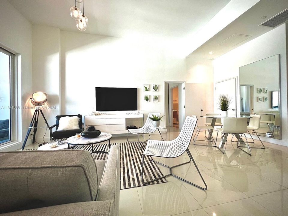 For Sale: $2,200,000 (2 beds, 2 baths, 1180 Square Feet)