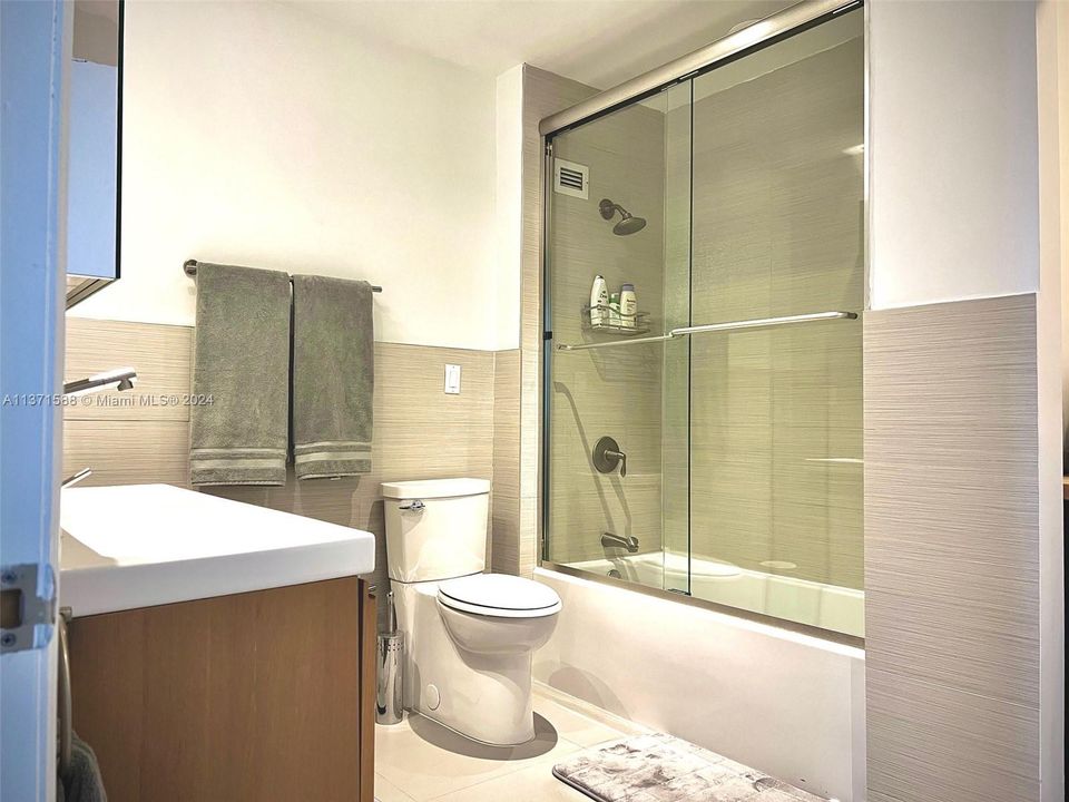 For Sale: $2,200,000 (2 beds, 2 baths, 1180 Square Feet)