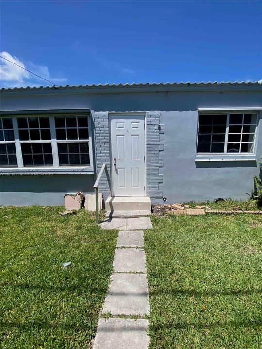 Recently Rented: $1,800 (1 beds, 1 baths, 2370 Square Feet)