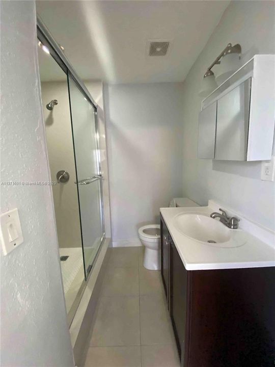 Recently Rented: $1,800 (1 beds, 1 baths, 2370 Square Feet)