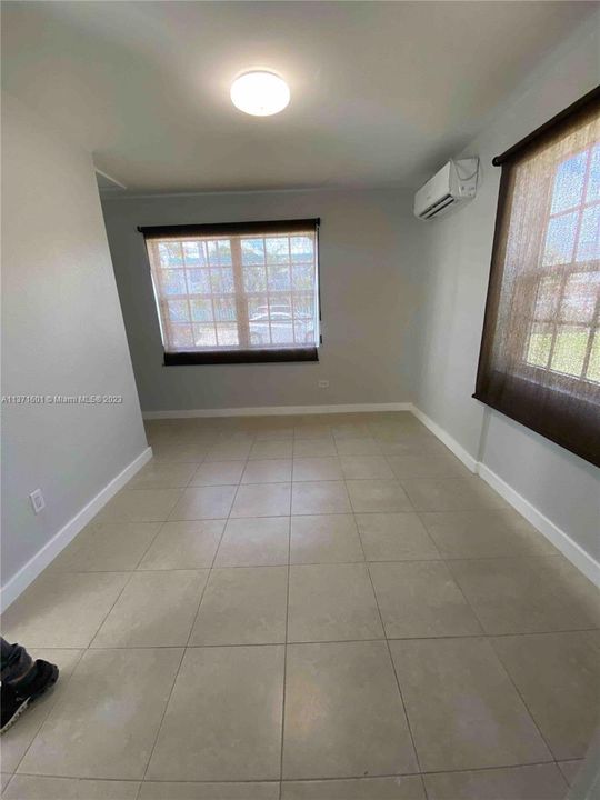 Recently Rented: $1,800 (1 beds, 1 baths, 2370 Square Feet)