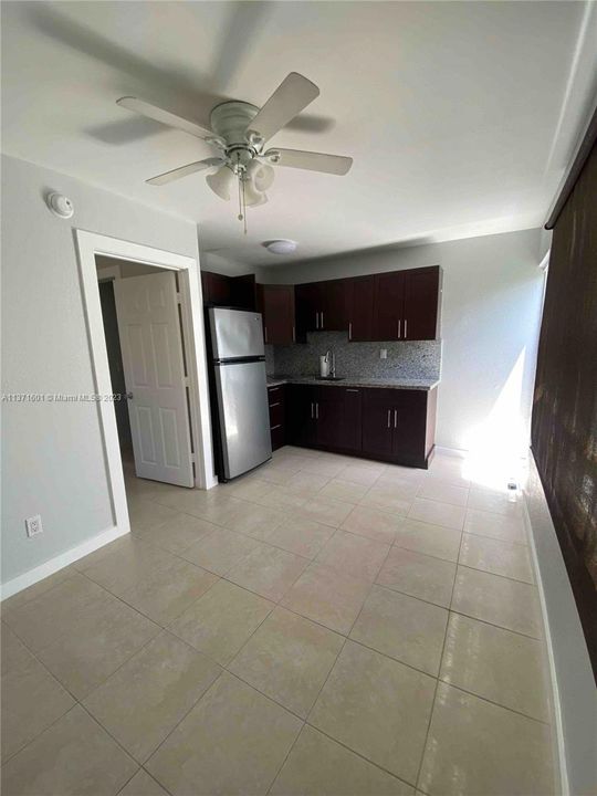 Recently Rented: $1,800 (1 beds, 1 baths, 2370 Square Feet)