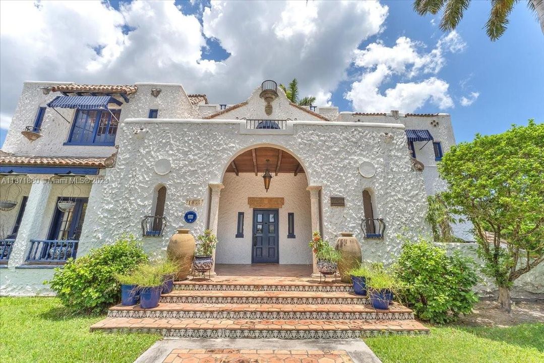 For Sale: $3,499,000 (6 beds, 5 baths, 0 Square Feet)