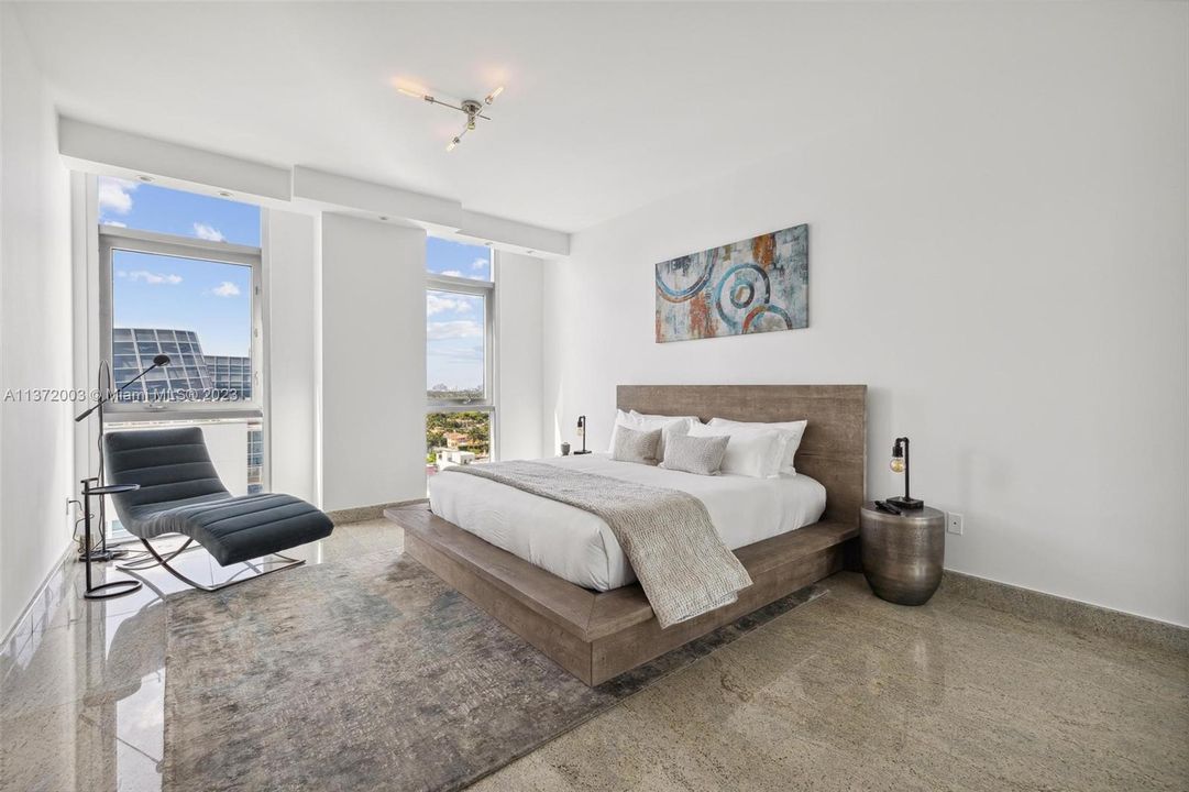 Recently Sold: $2,295,000 (2 beds, 4 baths, 2235 Square Feet)