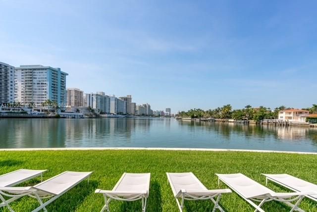 For Sale: $2,295,000 (2 beds, 4 baths, 2235 Square Feet)