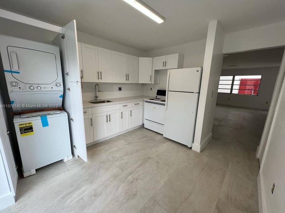 Recently Rented: $2,400 (2 beds, 1 baths, 3146 Square Feet)