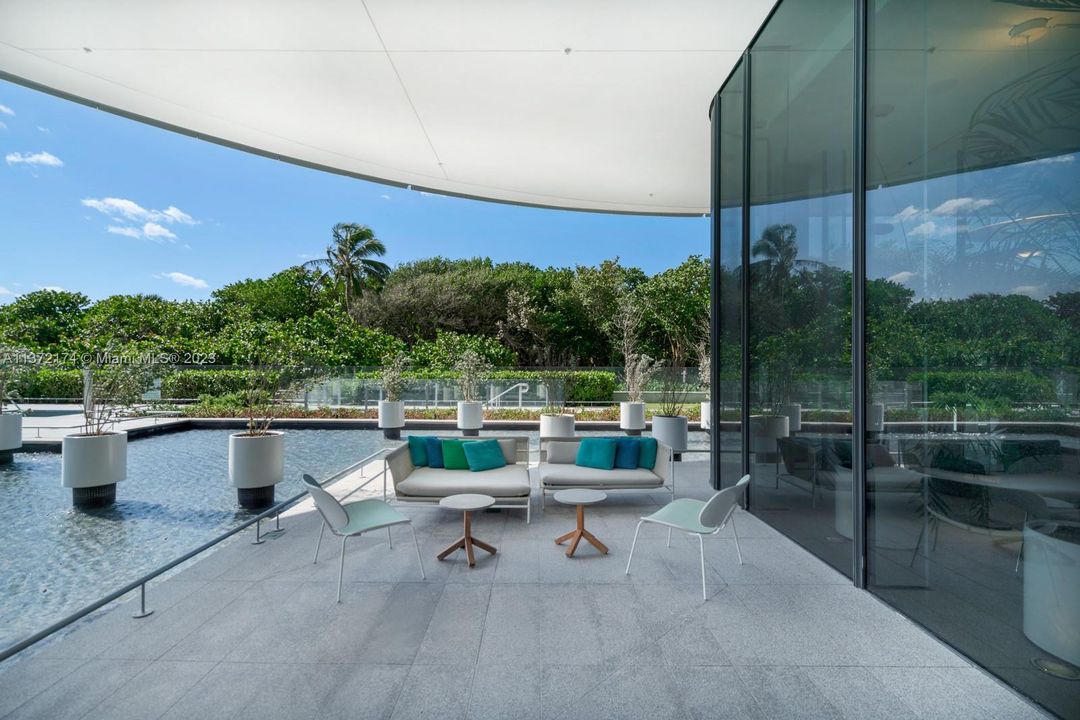 Recently Sold: $2,899,000 (2 beds, 2 baths, 1602 Square Feet)