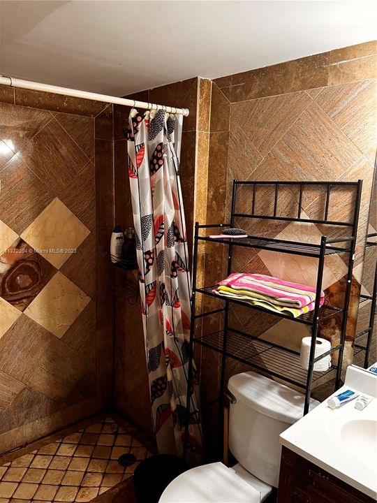 En Venta: $204,900 (2 camas, 2 baños, 830 Pies cuadrados)