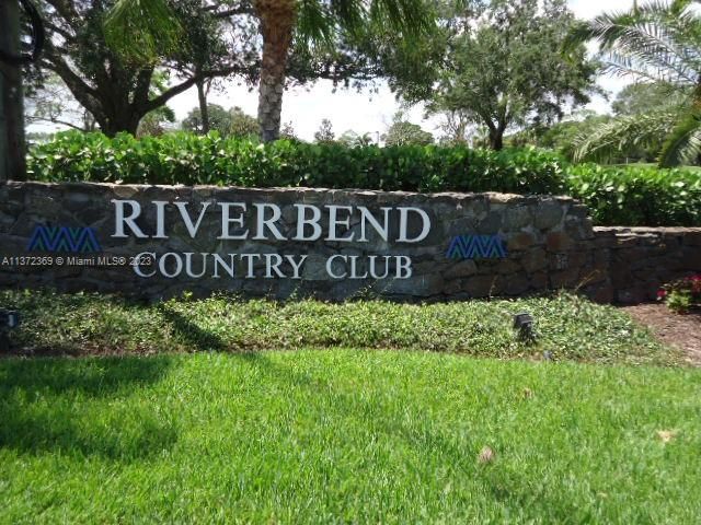 Entrance to Riverbend CC