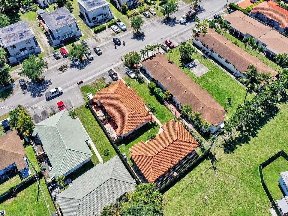 Недавно арендовано: $1,900 (1 спален, 1 ванн, 900 Квадратных фут)