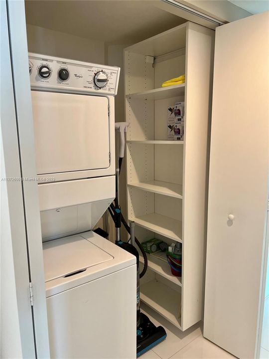 Vendido Recientemente: $880,000 (3 camas, 2 baños, 1447 Pies cuadrados)