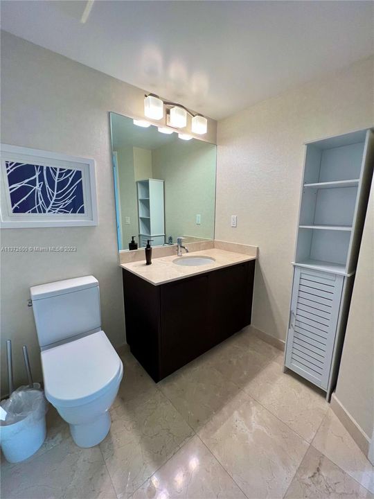 Vendido Recientemente: $880,000 (3 camas, 2 baños, 1447 Pies cuadrados)