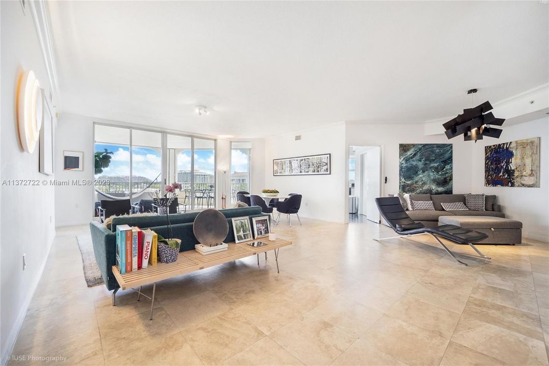Recently Sold: $2,500,000 (3 beds, 3 baths, 2497 Square Feet)